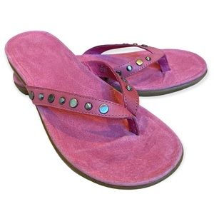 NWOT UGG Lyndi Thong Sandals